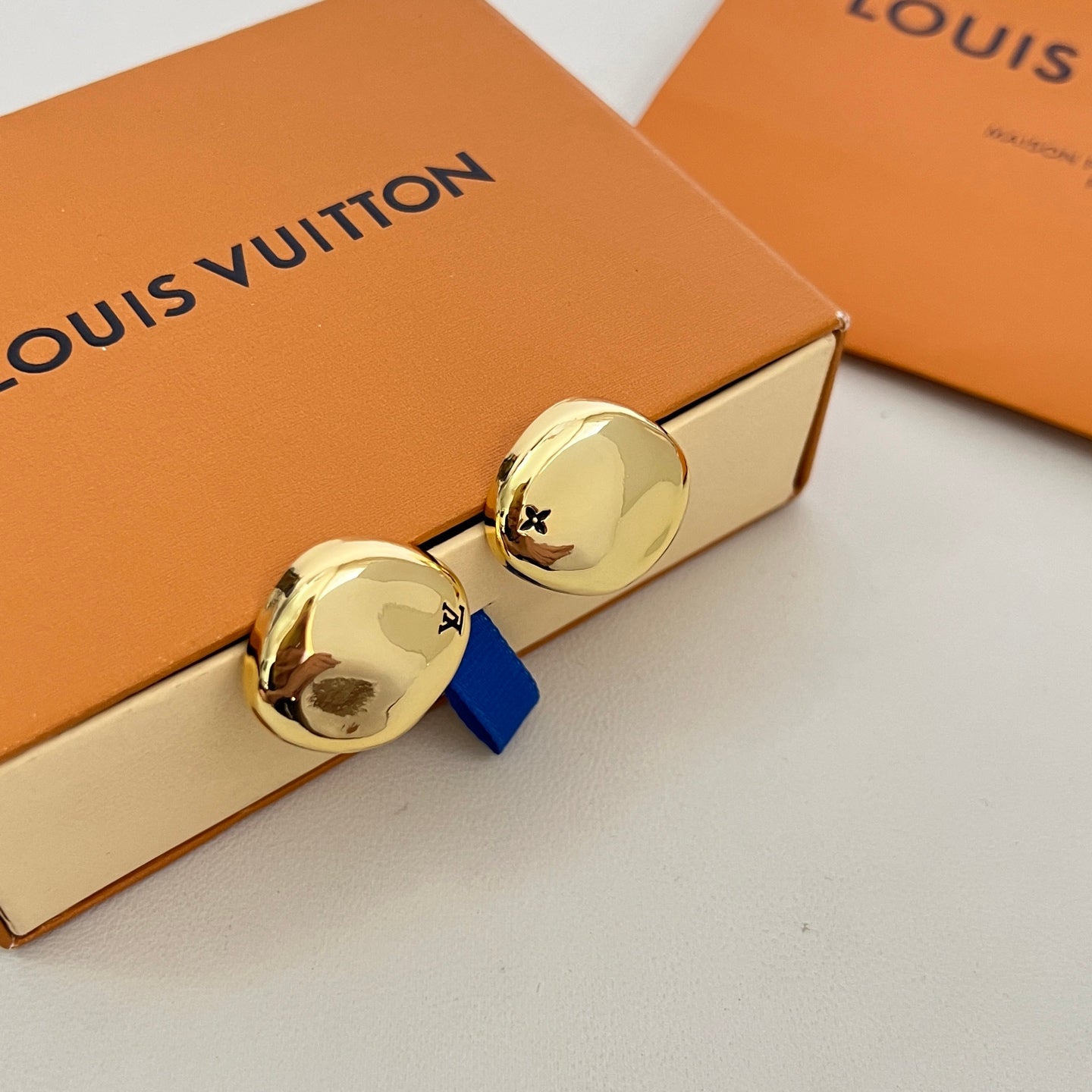 [Liorra]Gold Paris Stud Earrings