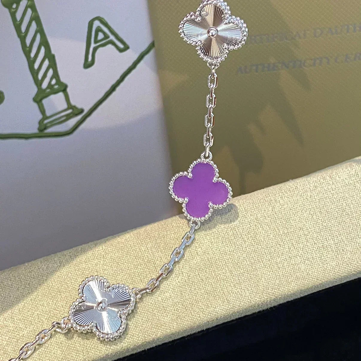 [Liorra] CLOVER 5 MOTIF VIOLET BRACELET COLLECTION