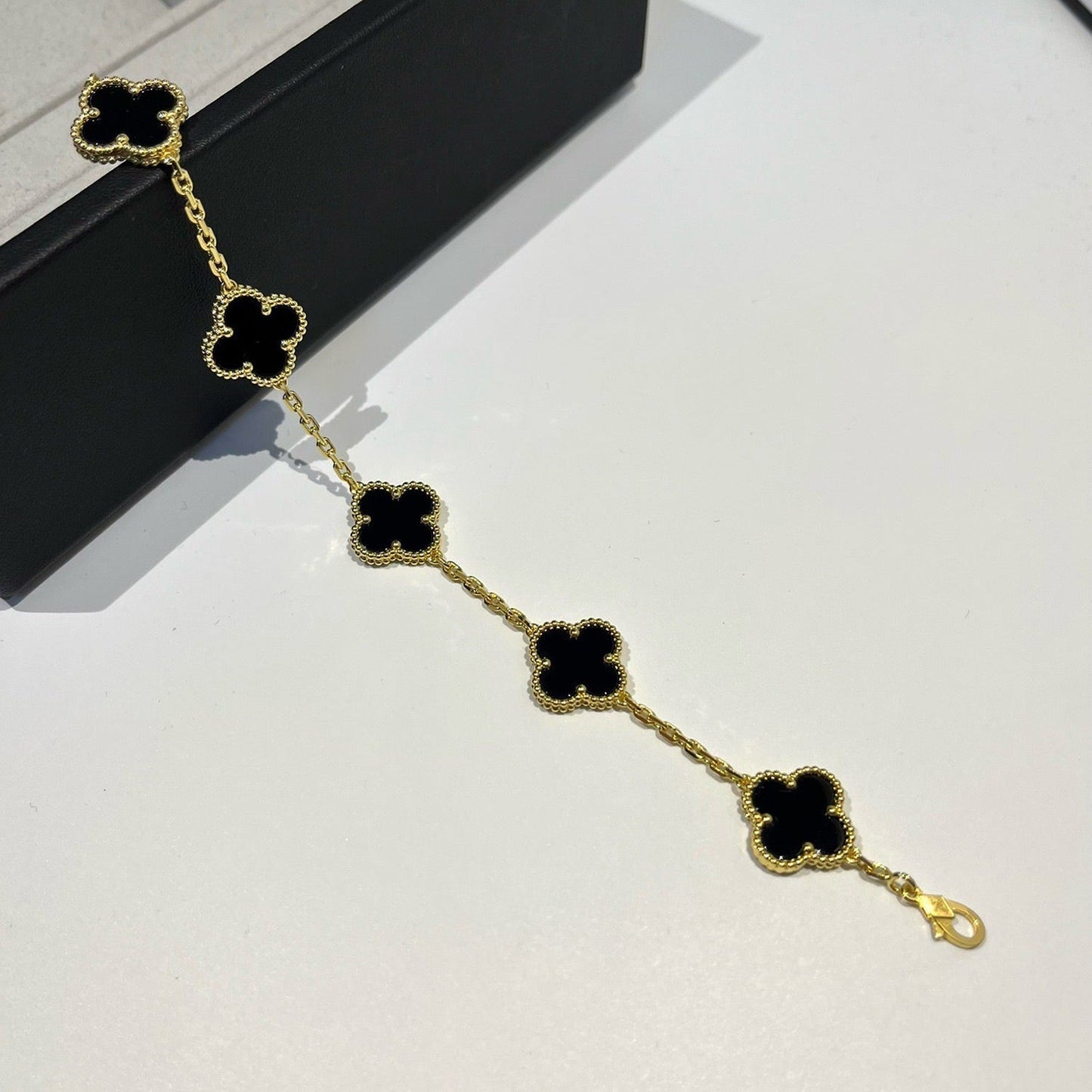 [Liorra] CLOVER 5 MOTIF ONYXS BRACELET COLLECTION
