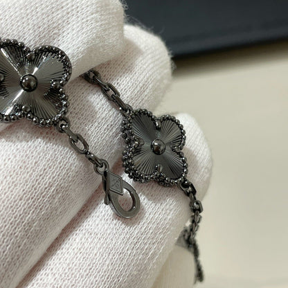 [Liorra]CLOVER 5 MOTIF BLACK BRACELET