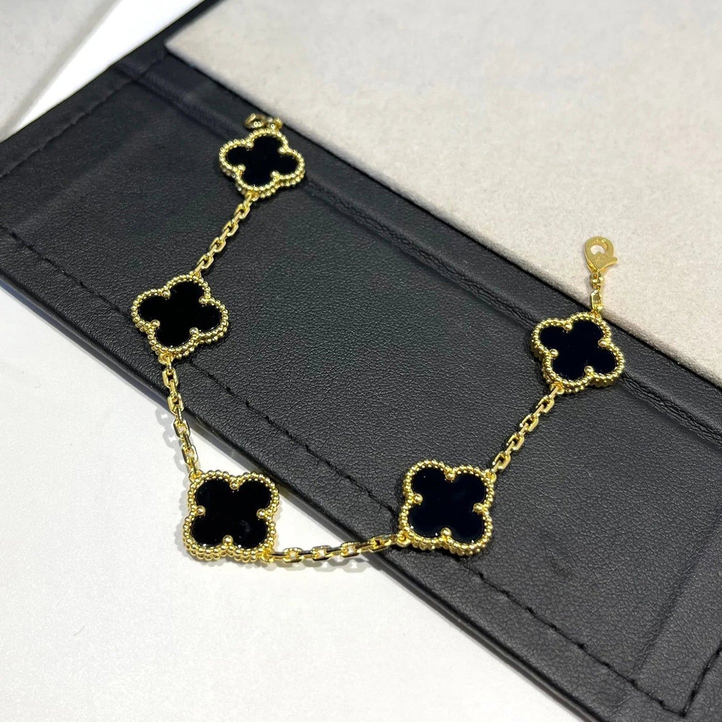 [Liorra] CLOVER 5 MOTIF ONYXS BRACELET COLLECTION