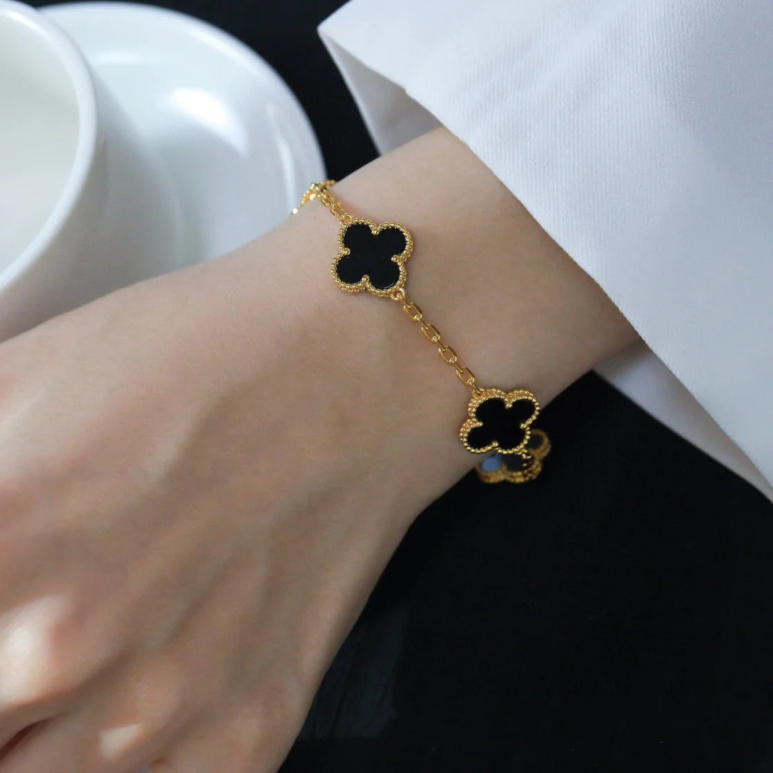 [Liorra] CLOVER 5 MOTIF ONYXS BRACELET COLLECTION