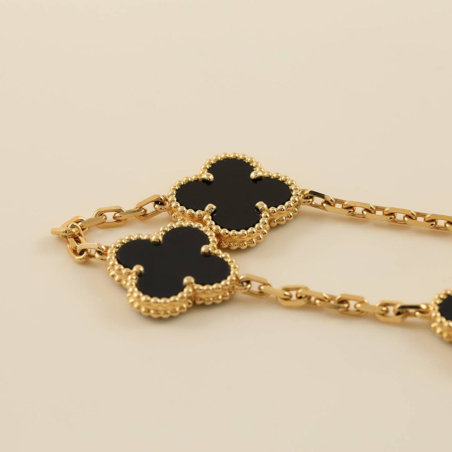 [Liorra] CLOVER 5 MOTIF ONYXS BRACELET COLLECTION