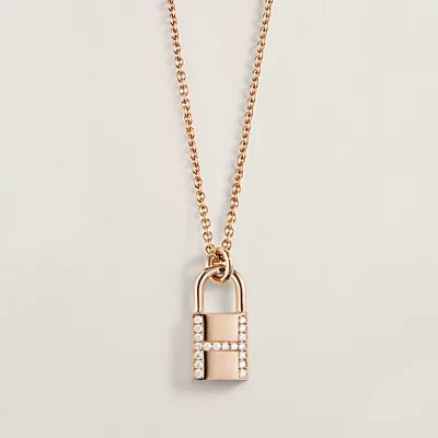 [Liorra]HM ADVANCED NICHE LOCK HEAD NECKLACE DIAMONDS