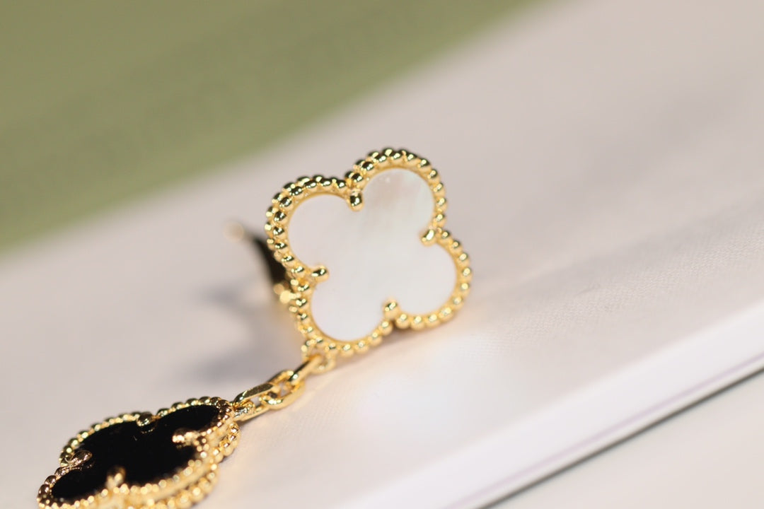 [Liorra]CLOVER EARRINGS GOLD ONYX MOP 3 MOTIF