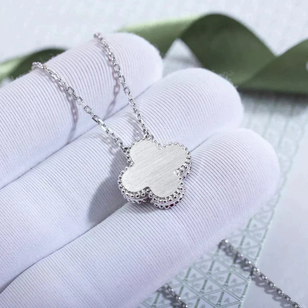 [Liorra]CLOVER  15MM DIAMOND LASER NECKLACE SILVER