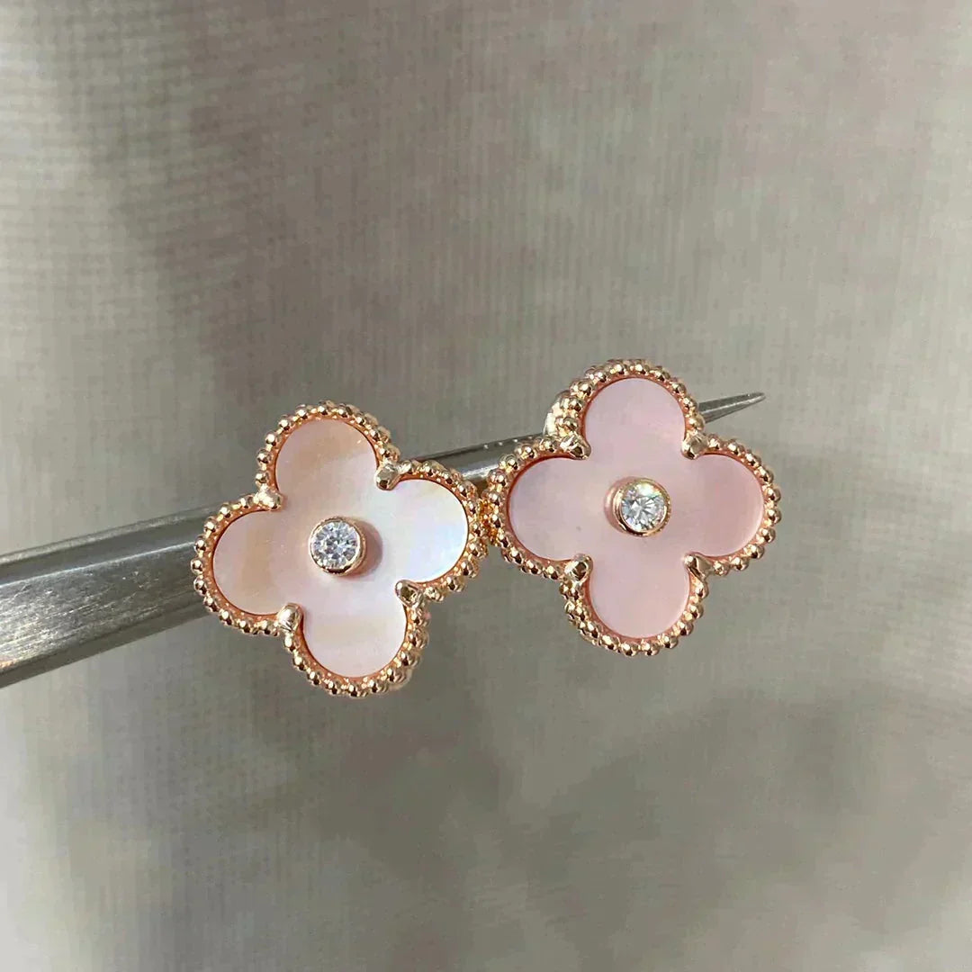 [Liorra]CLOVER MEDIUM 1 MOTIFS  PINK MOP DIAMOND EARRINGS