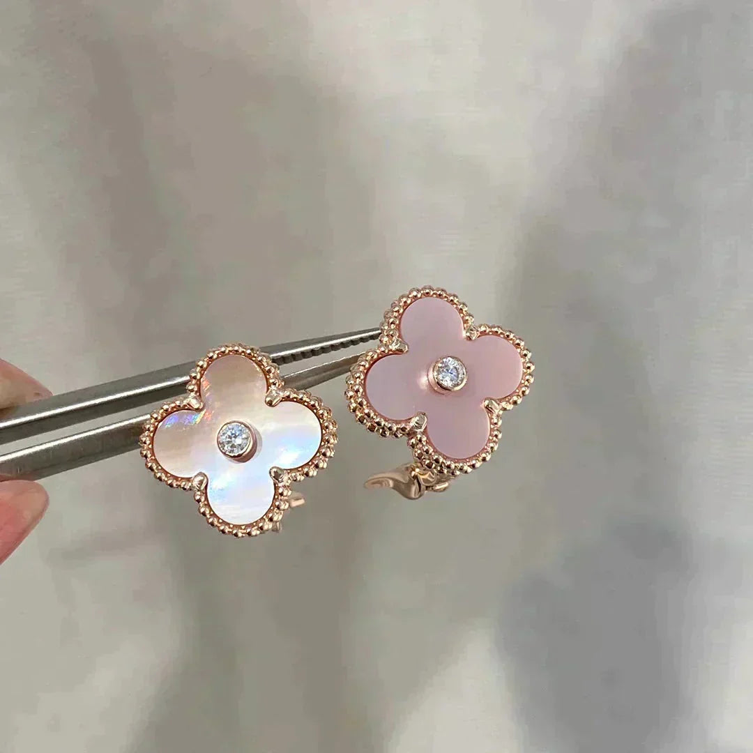 [Liorra]CLOVER MEDIUM 1 MOTIFS  PINK MOP DIAMOND EARRINGS