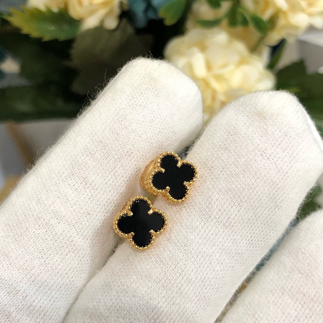 [Liorra]CLOVER MINI GOLD EARRINGS