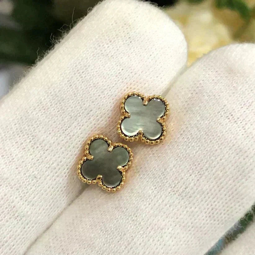 [Liorra]CLOVER MINI 9.5MM GRAY MOP EARRINGS