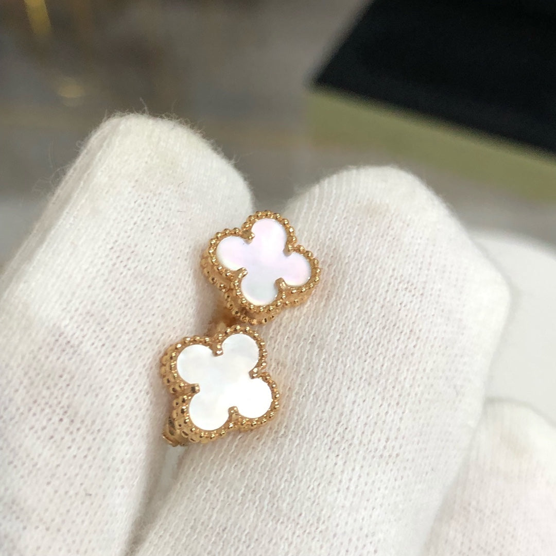 [Liorra]CLOVER MINI GOLD EARRINGS