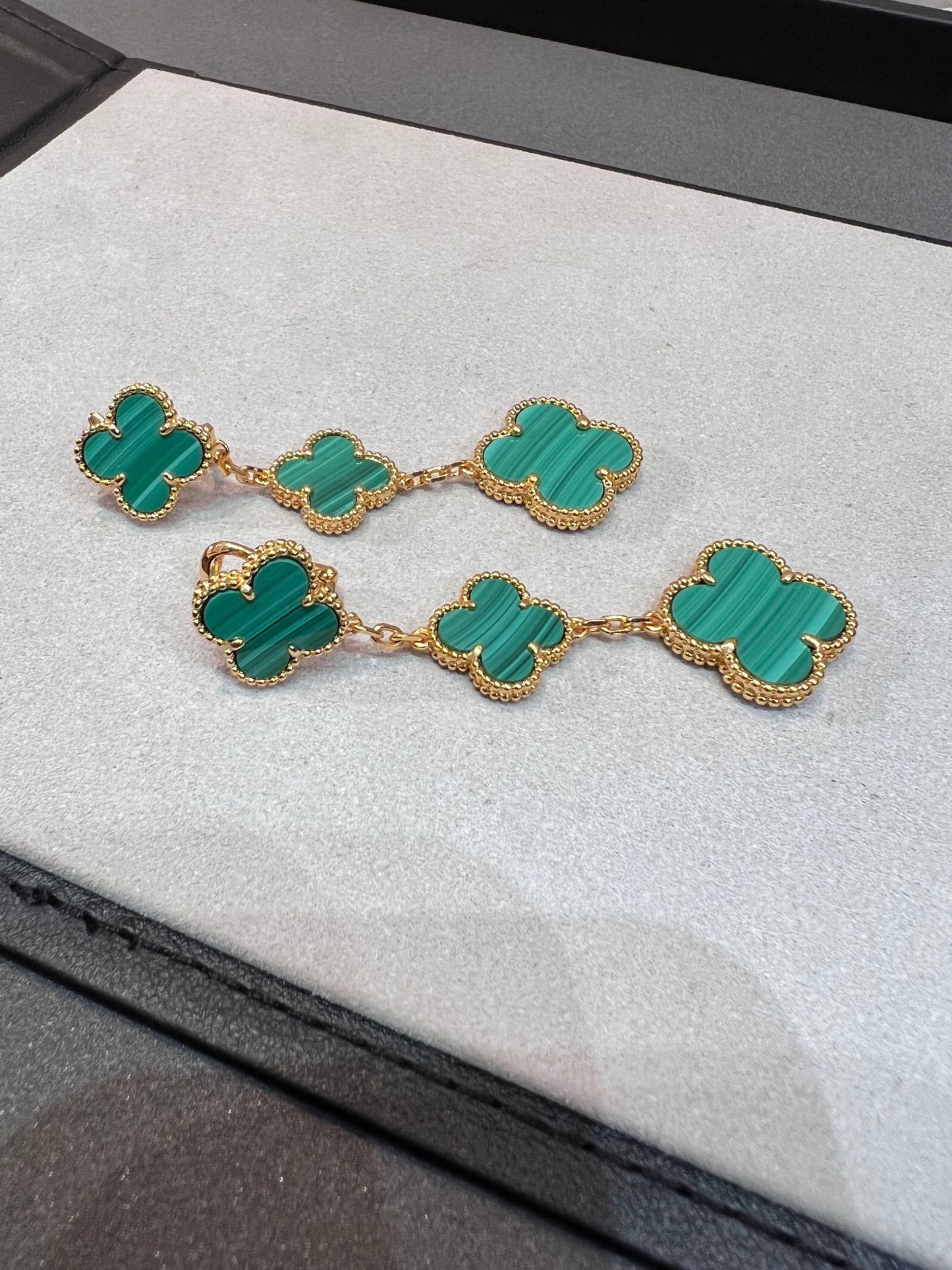 [Liorra]CLOVER MALACHITE 3 MOTIFS GOLD