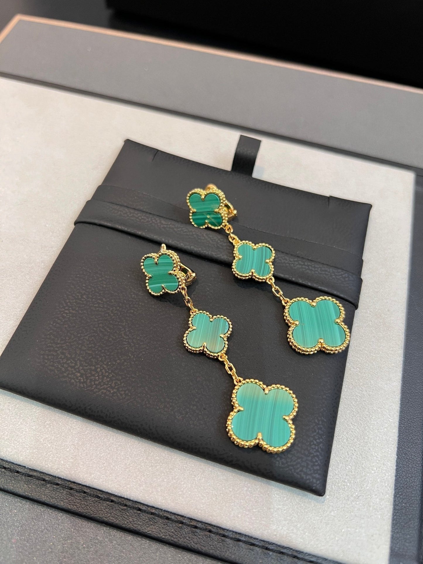 [Liorra]CLOVER MALACHITE 3 MOTIFS GOLD