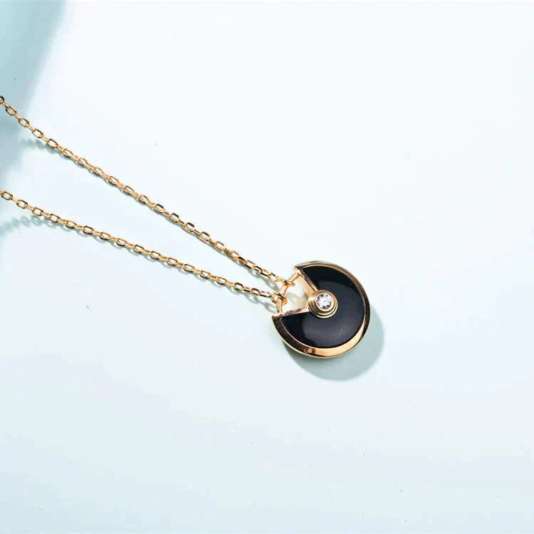 [Liorra]AMULETTE GOLD CARNELIAN ONYX NECKLACE