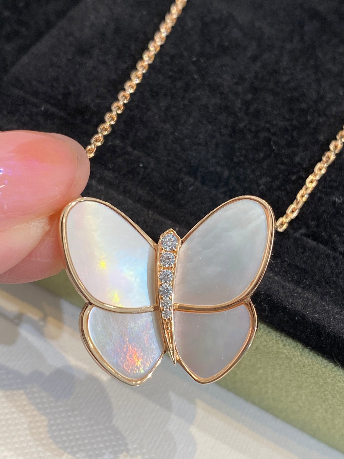 [Liorra]BUTTERFLY GOLD MOP DIAMOND NECKLACE