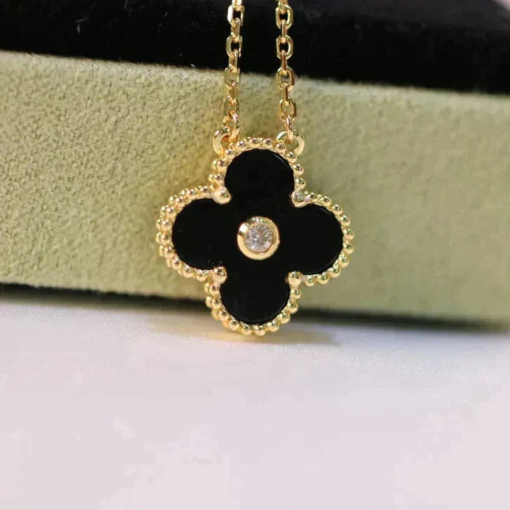 [Liorra]CLOVER 15MM DIAMOND ONYX NECKLACE