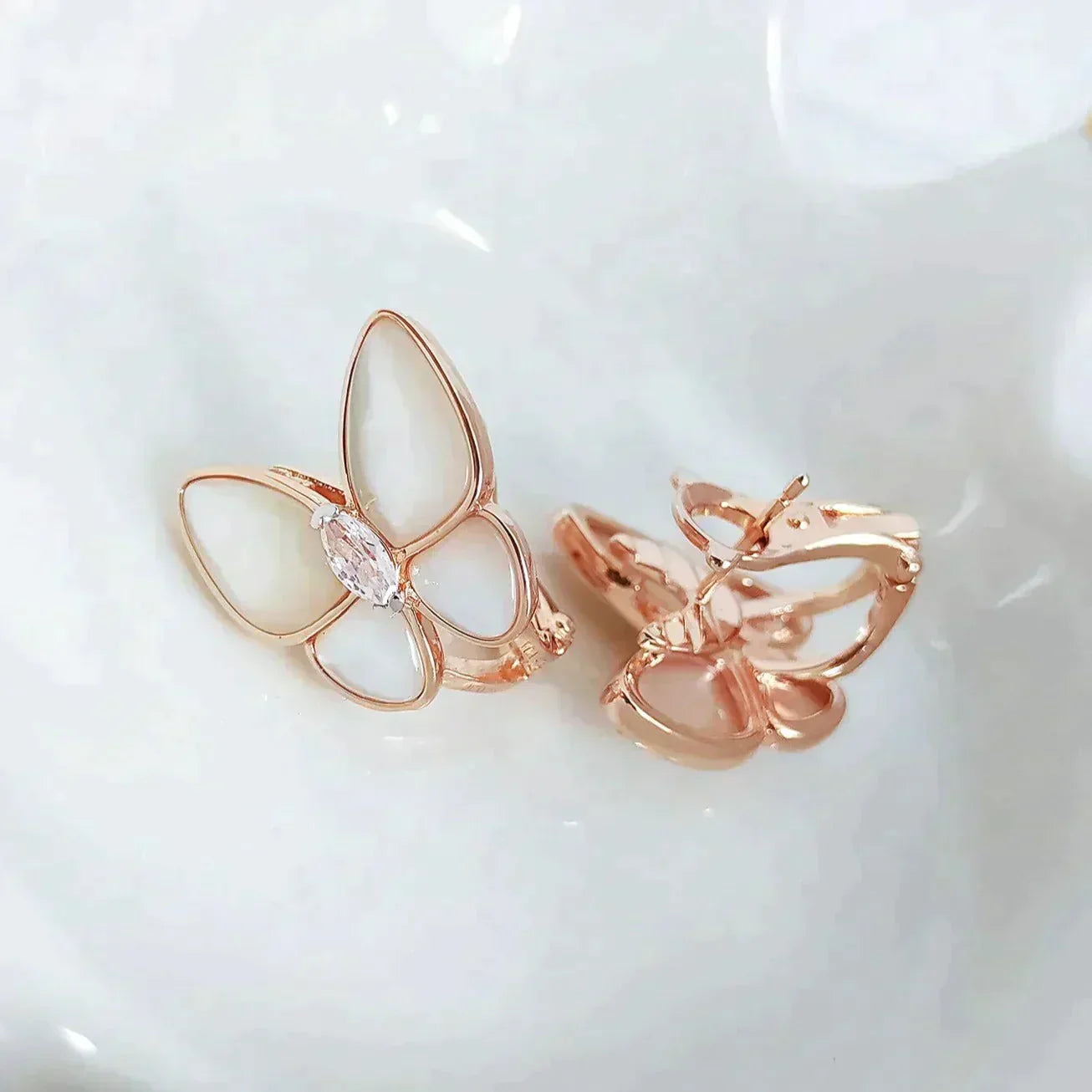 [Liorra]BUTTERFLY MOP DIAMOND EARRINGS