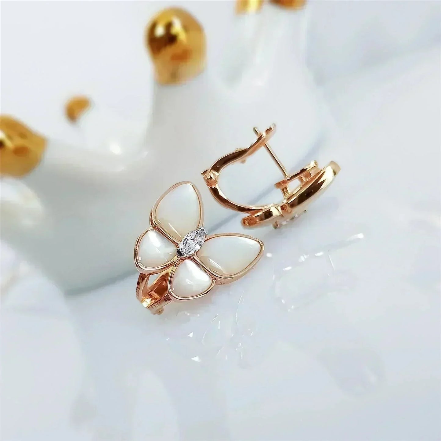 [Liorra]BUTTERFLY MOP DIAMOND EARRINGS