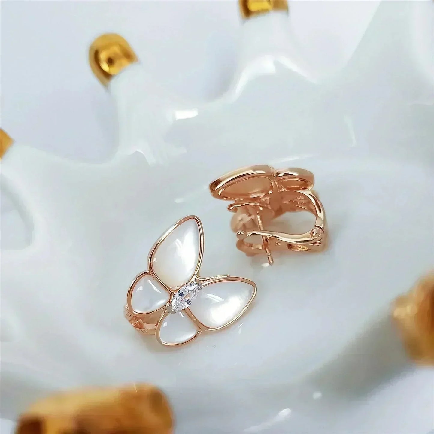 [Liorra]BUTTERFLY MOP DIAMOND EARRINGS