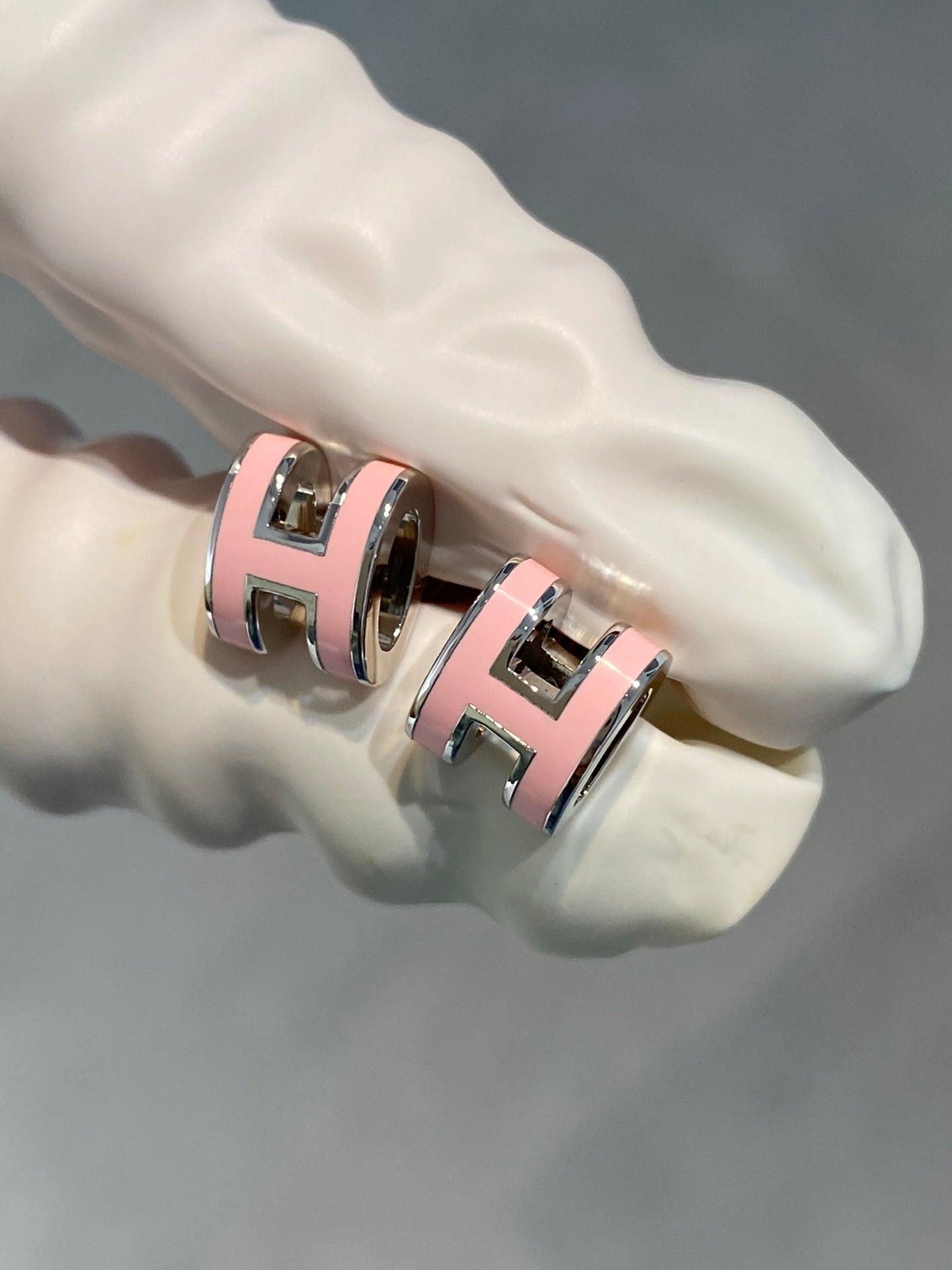 [Liorra]MINI POP H SILVER EARRINGS PINK