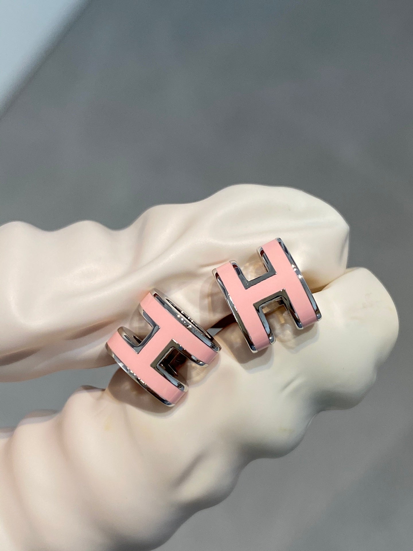 [Liorra]MINI POP H SILVER EARRINGS PINK