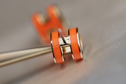 [Liorra]MINI POP H EARRINGS ORANGE