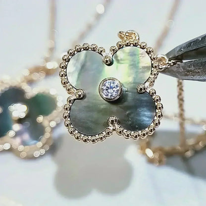 [Liorra]CLOVER 15MM DIAMOND AND MOTHER-OF-GREY NECKLACE