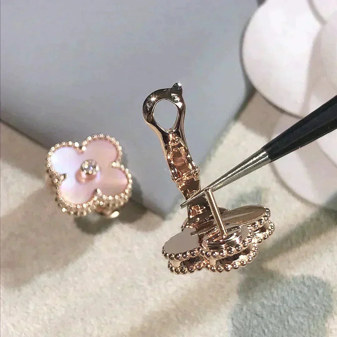 [Liorra]CLOVER MEDIUM 1 MOTIFS  PINK MOP DIAMOND EARRINGS