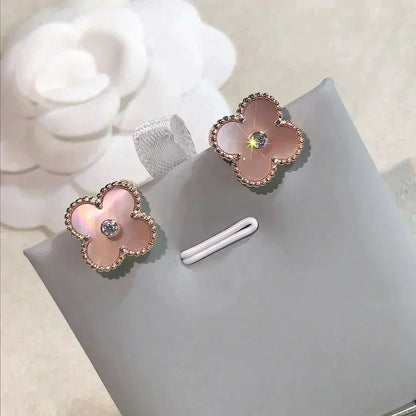 [Liorra]CLOVER MEDIUM 1 MOTIFS  PINK MOP DIAMOND EARRINGS