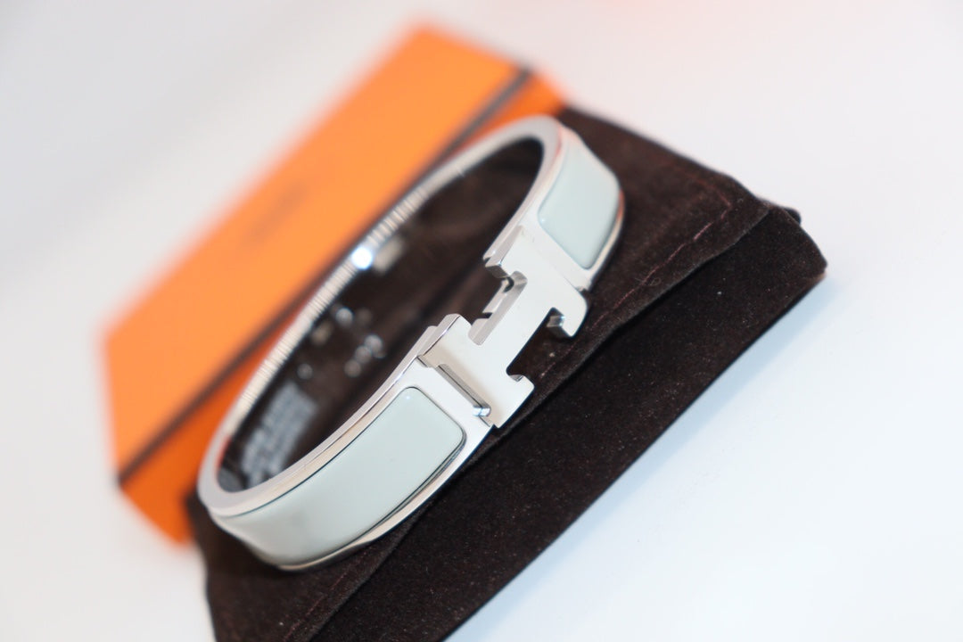 [Liorra]H LIGHT BLUE BRACELET