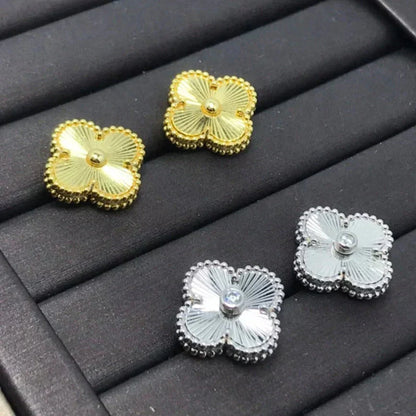 [Liorra]CLOVER MINI 9.5MM LASER EARRINGS