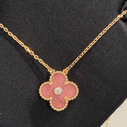 [Liorra]CLOVER 15MM DIAMOND RHODONITE NECKLACE