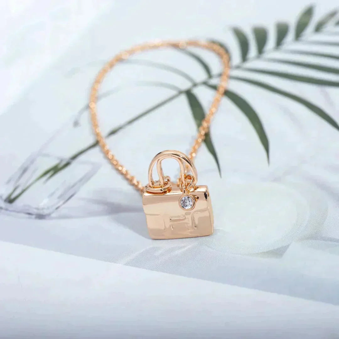 [Liorra]AMULETTE PEDANT Liorra GOLD NECKLACE