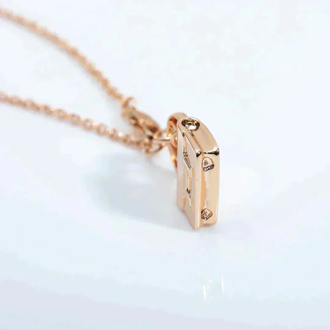 [Liorra]AMULETTE PEDANT Liorra GOLD NECKLACE