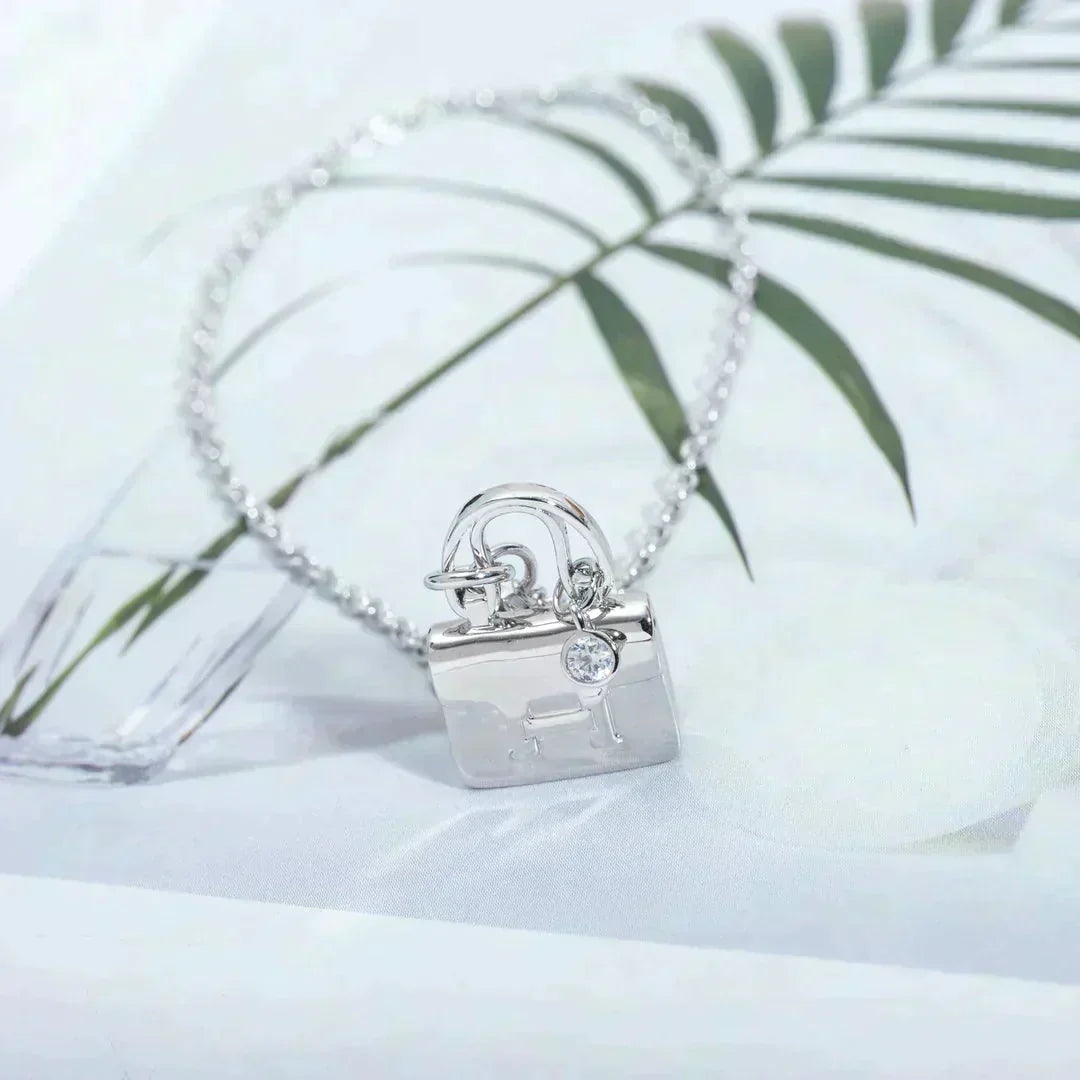[Liorra]AMULETTE PEDANT SILVER NECKLACE