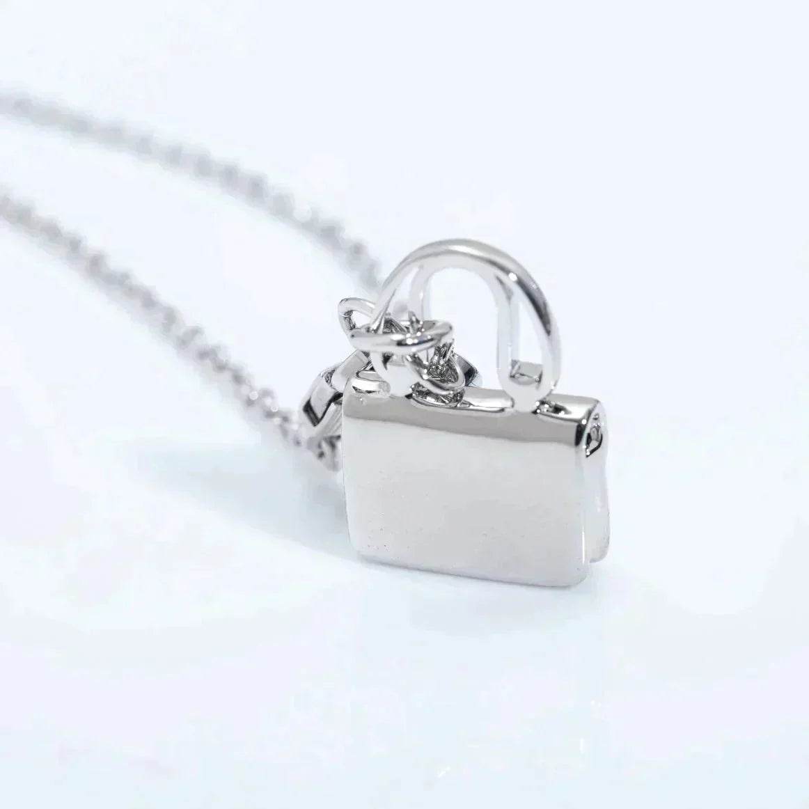 [Liorra]AMULETTE PEDANT SILVER NECKLACE