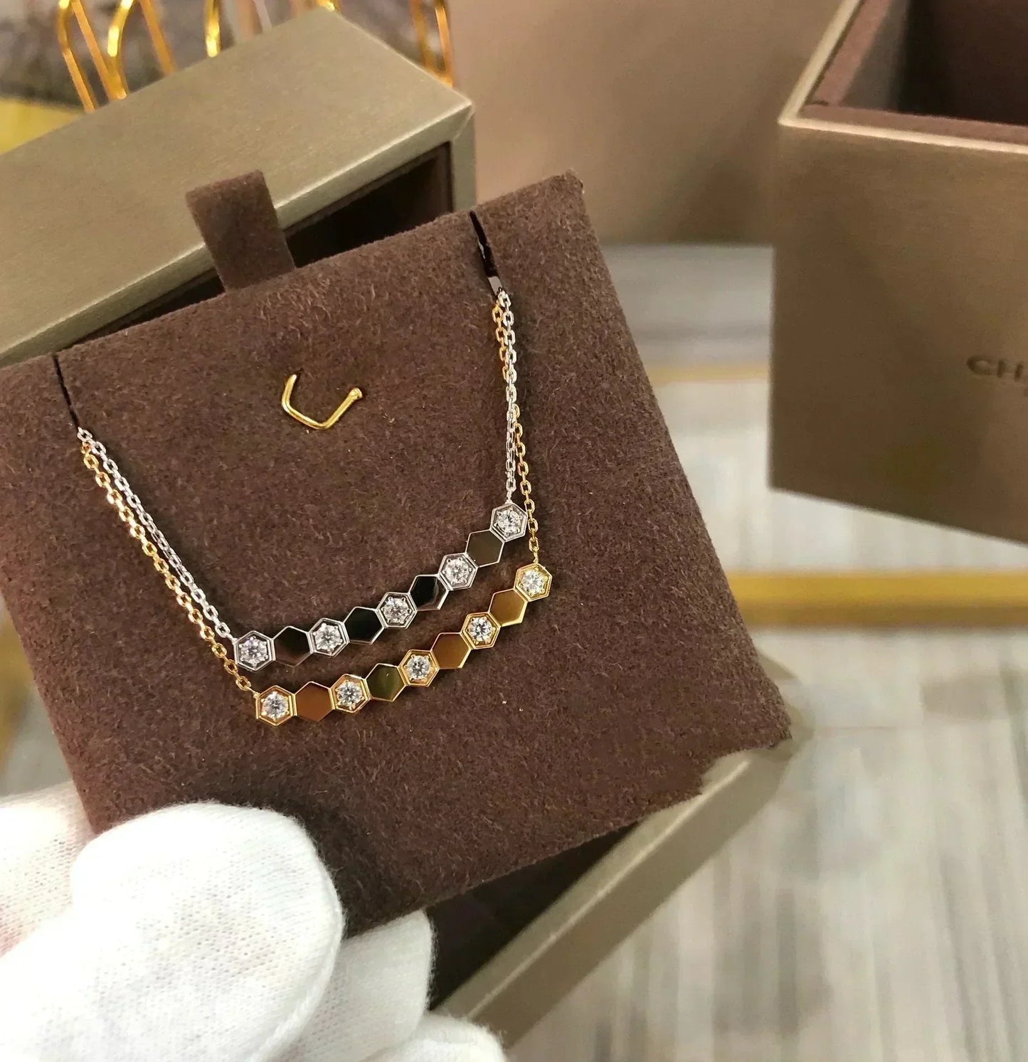 [Liorra]BEE LOVE NECKLACE DIAMOND