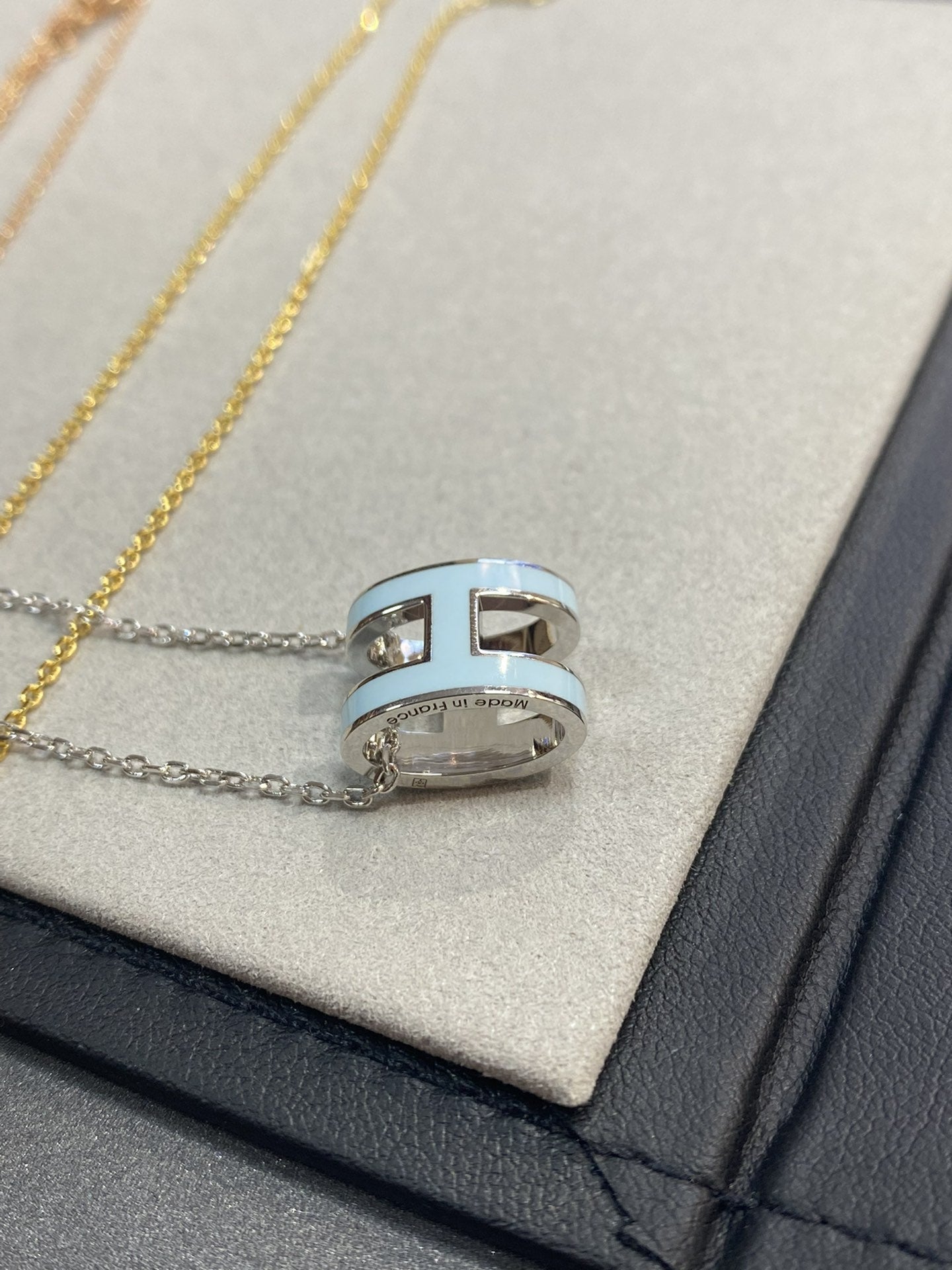 [Liorra]POP H LIGHT BLUE NECKLACE
