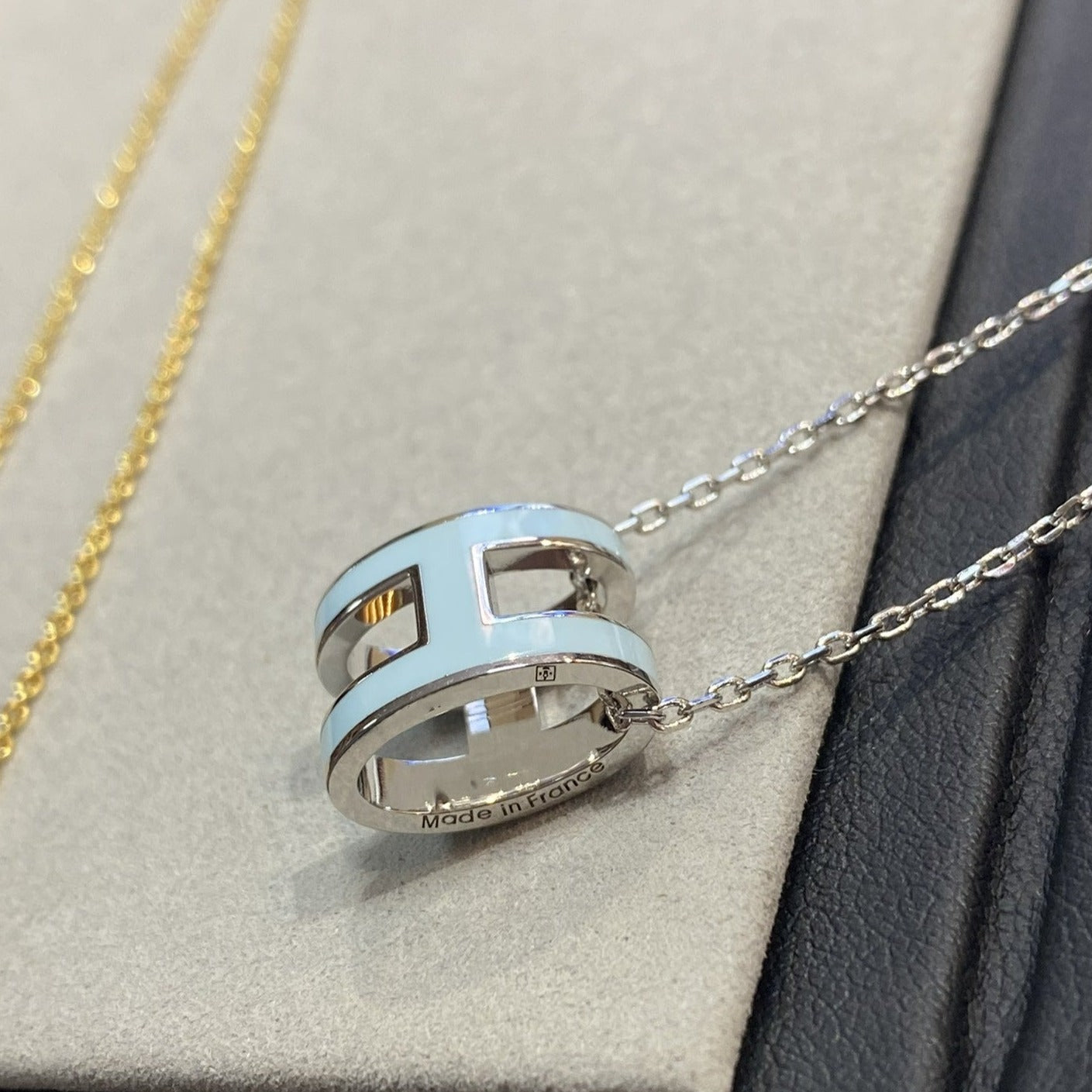 [Liorra]POP H LIGHT BLUE NECKLACE