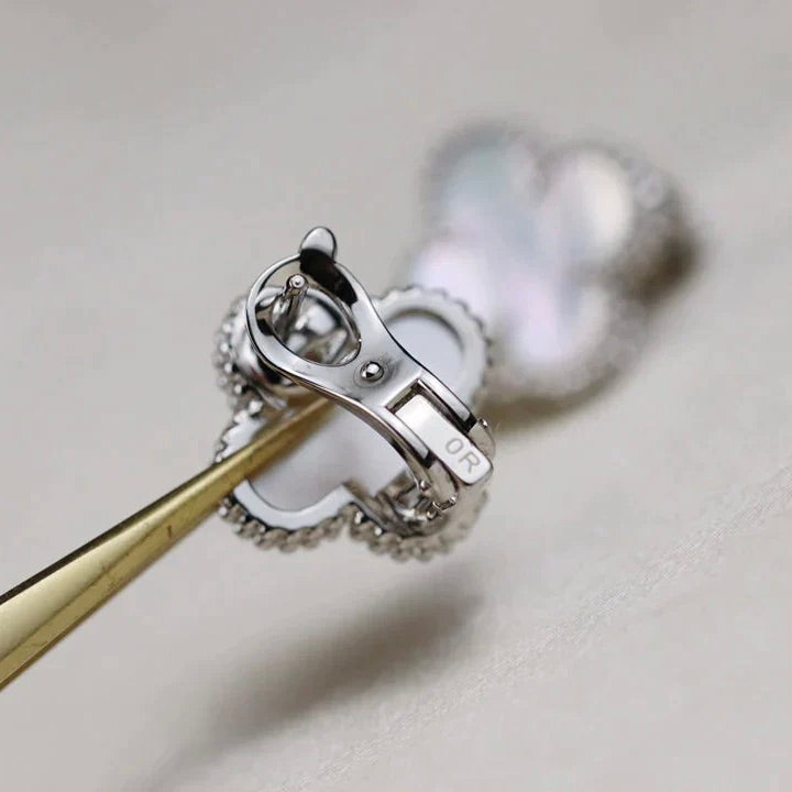 [Liorra]CLOVER MEDIUM 1 MOTIFS  WHITE MOP EARRINGS SILVER