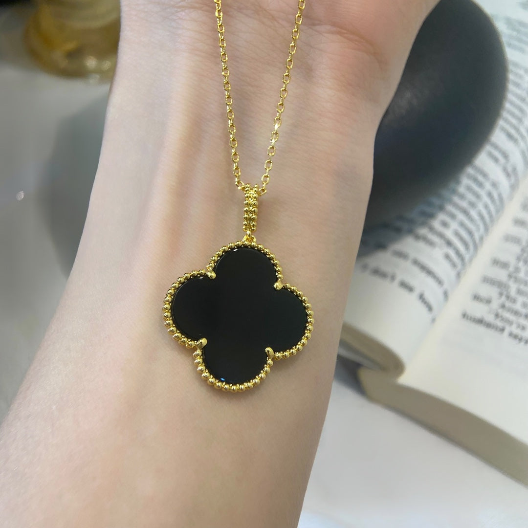 [Liorra]CLOVER 25MM NECKLACE GOLD ONYX