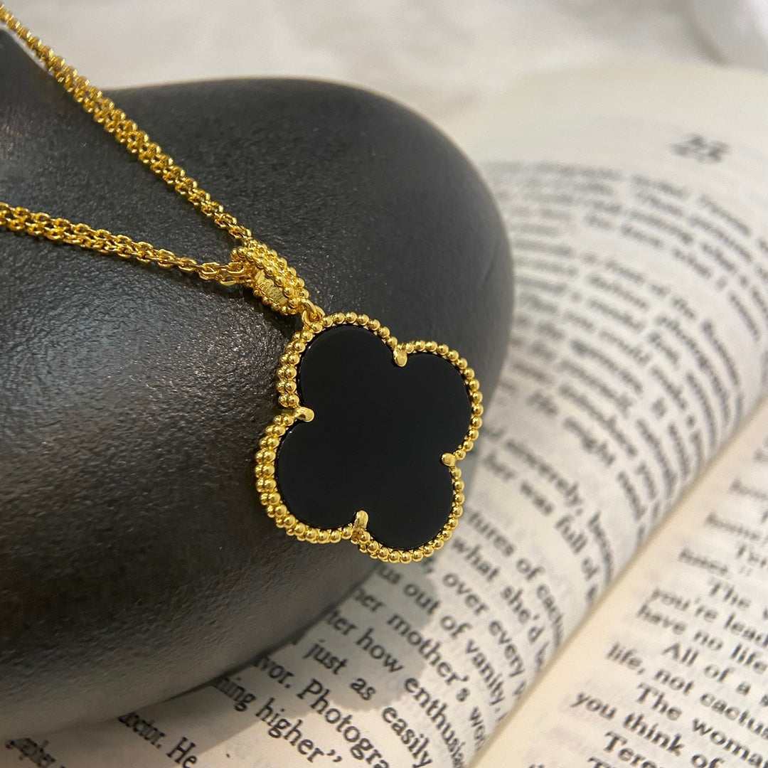 [Liorra]CLOVER 25MM NECKLACE GOLD ONYX