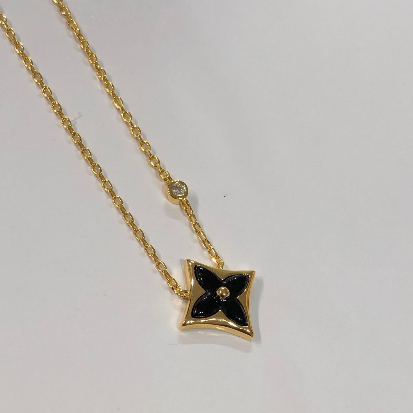 [Liorra]STAR BLACK MOP NECKLACE