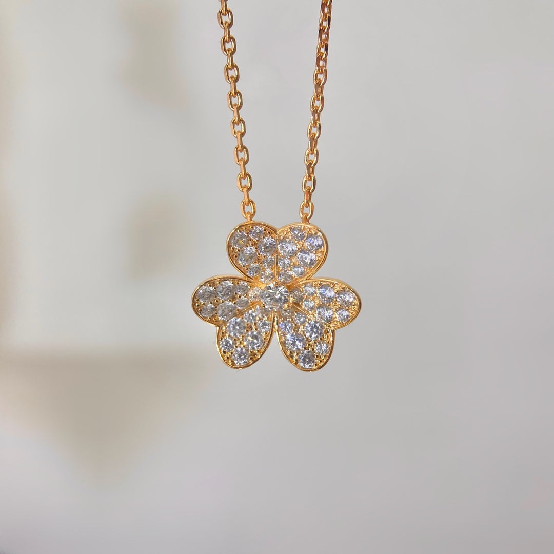 [Liorra]FLOWER DIAMOND NECKLACE