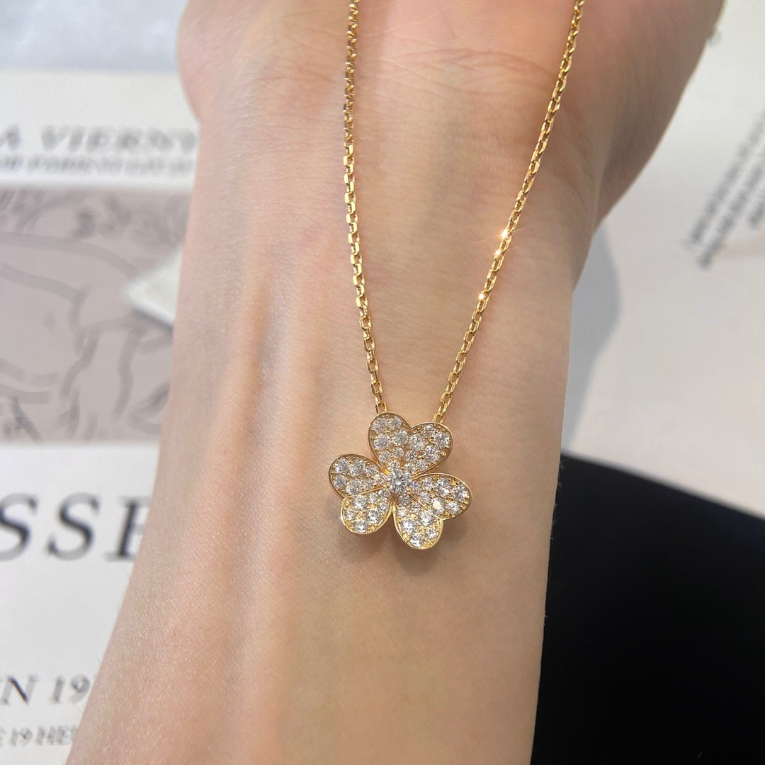 [Liorra]FLOWER DIAMOND NECKLACE