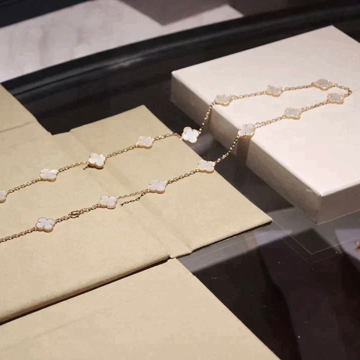[Liorra]CLOVER 20 MOTIFS WHITE MOP NECKLACE