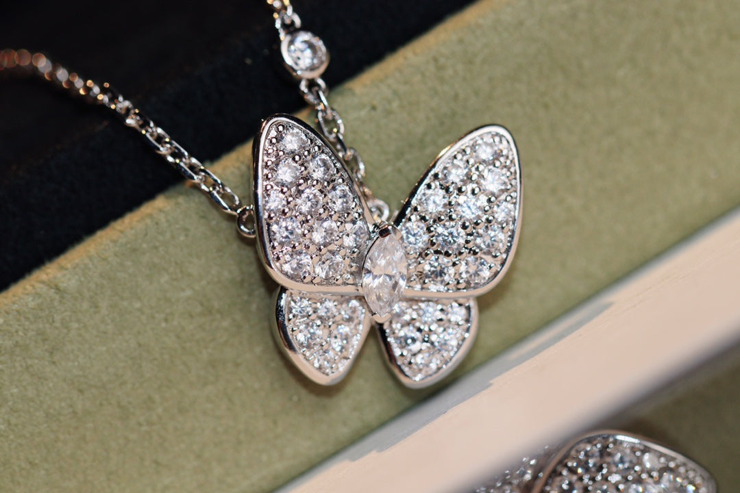 [Liorra]BUTTERFLY DIAMOND NECKLACE