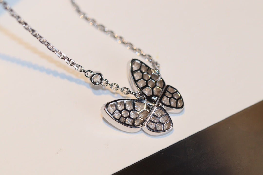[Liorra]BUTTERFLY DIAMOND NECKLACE