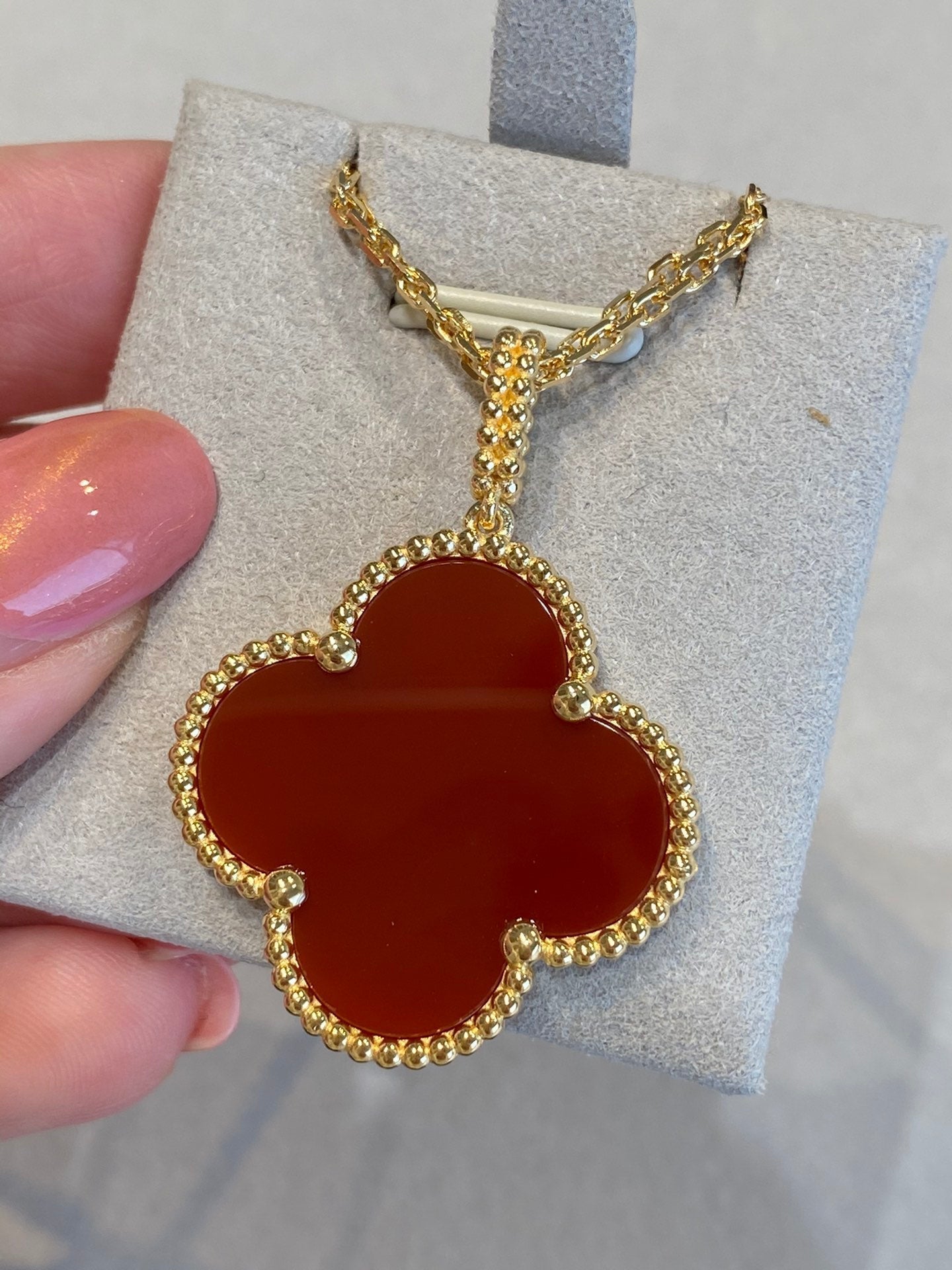 [Liorra]CLOVER 25MM NECKLACE GOLD CARNELIAN