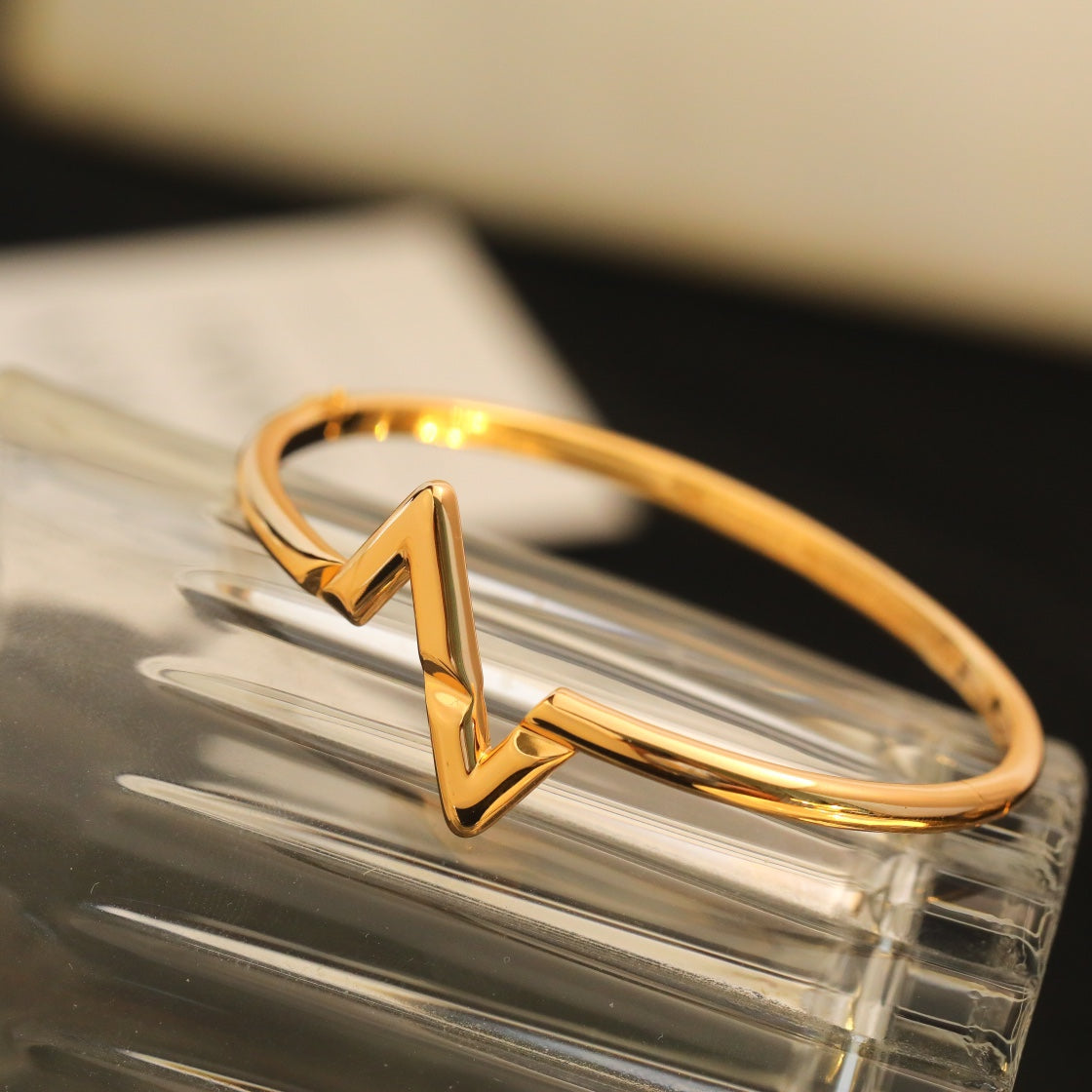 [Liorra]VOLTE UPSITE DOWN BRACELET